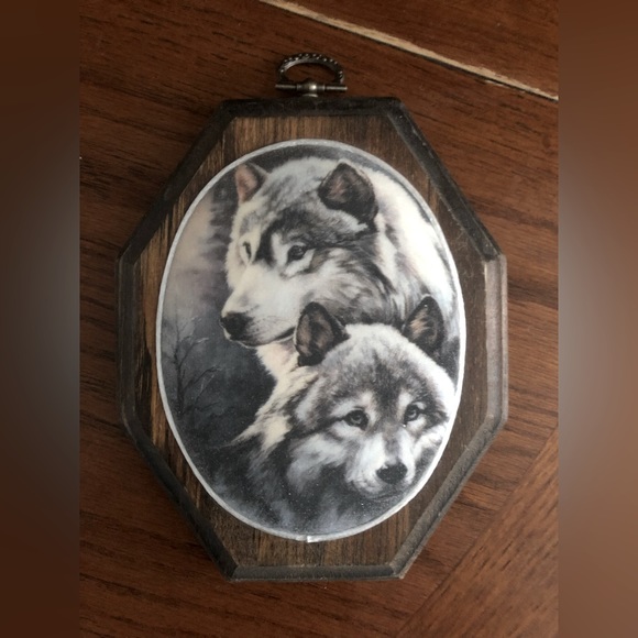 Beaded Glass Wolves - Picture 1 of 2